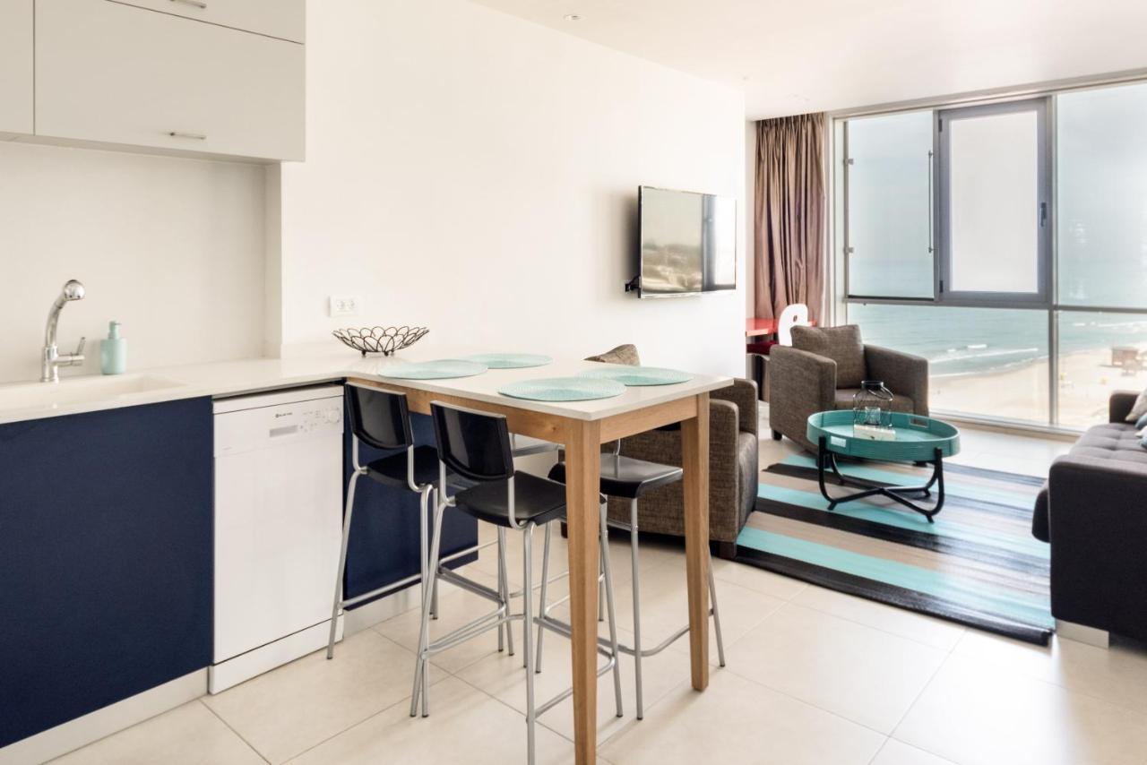 Beach Apartment- Breathtaking Views With Bomb Shelter Herzelia Eksteriør bilde