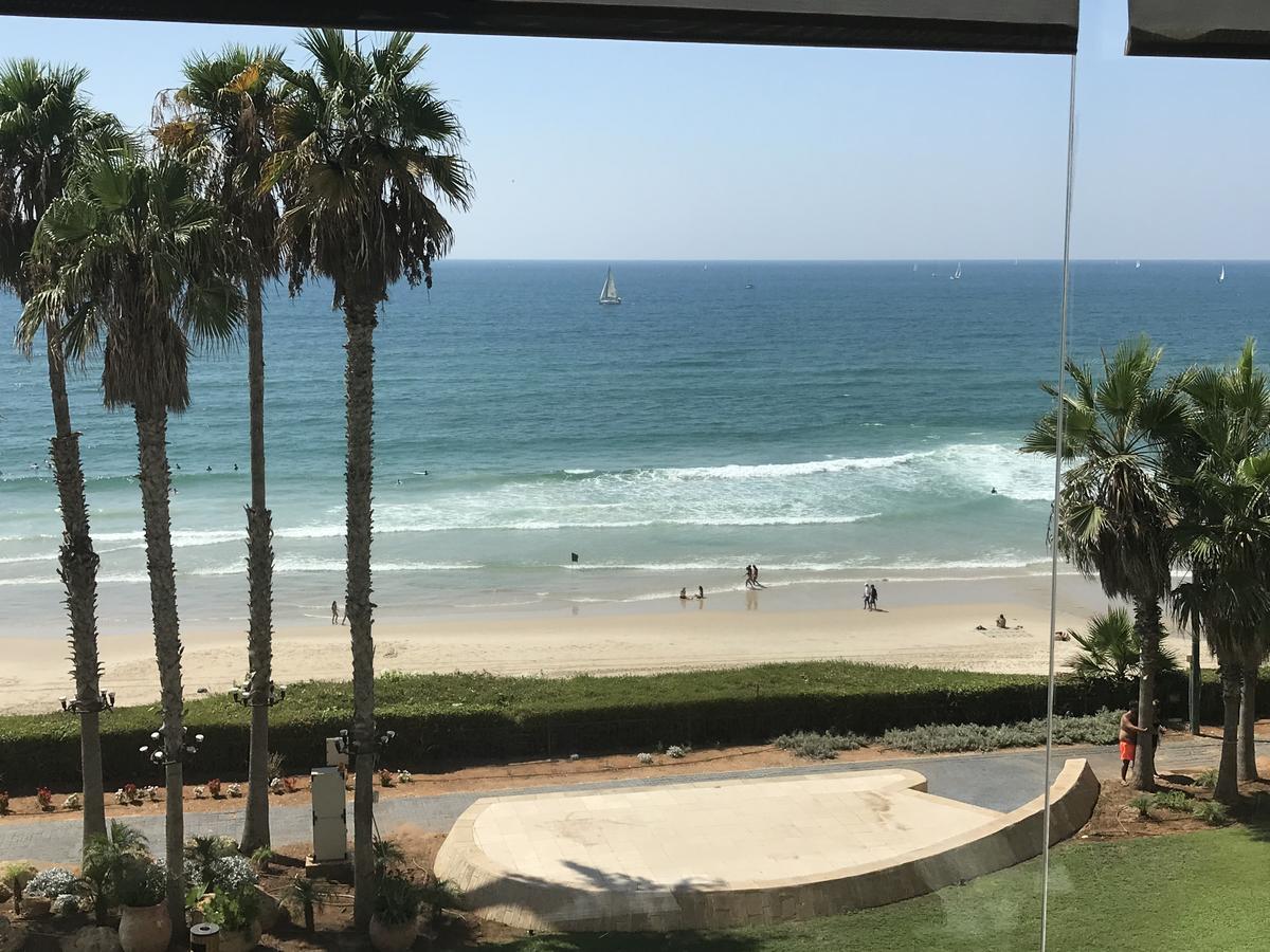 Beach Apartment- Breathtaking Views With Bomb Shelter Herzelia Eksteriør bilde