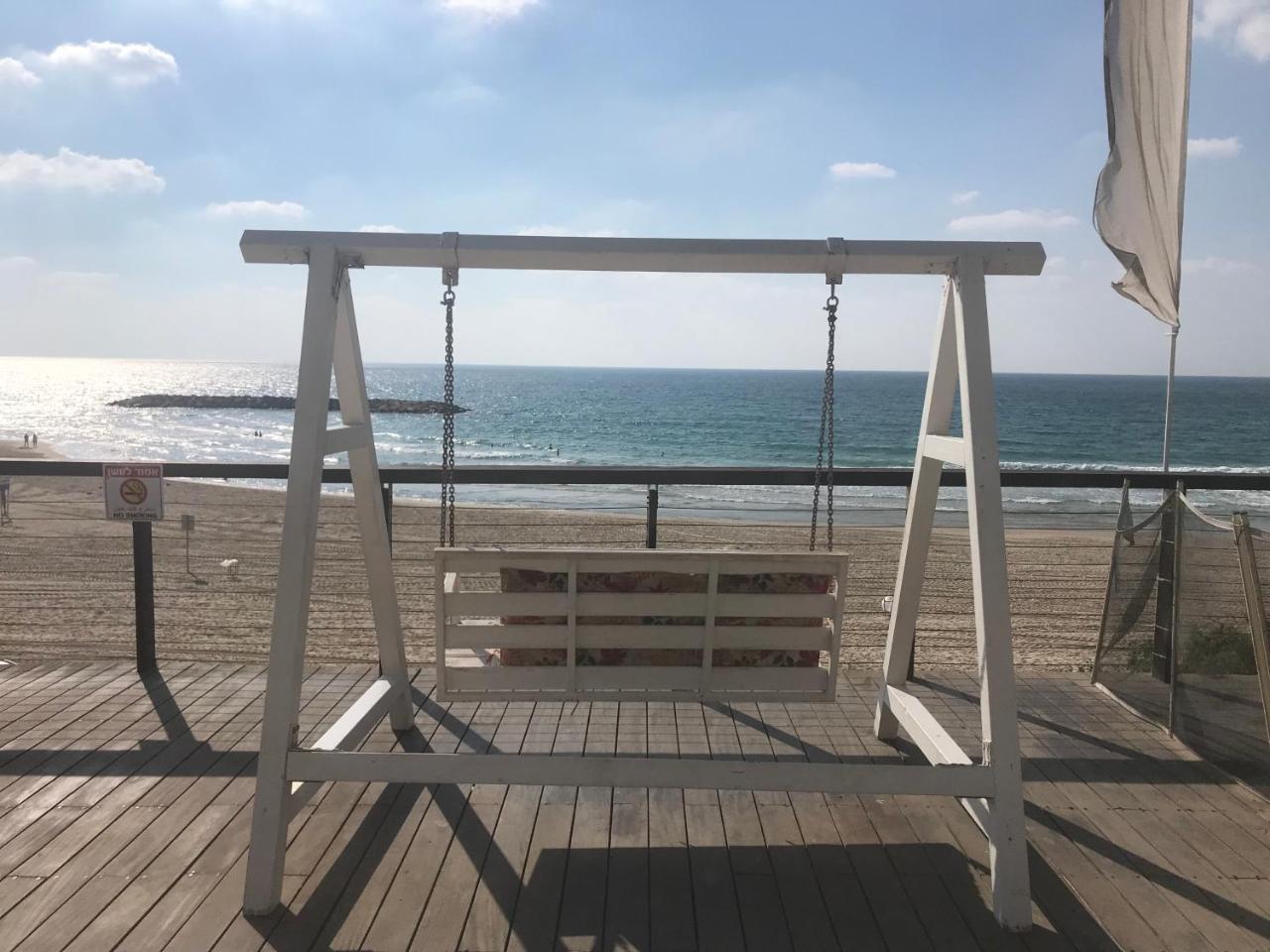 Beach Apartment- Breathtaking Views With Bomb Shelter Herzelia Eksteriør bilde